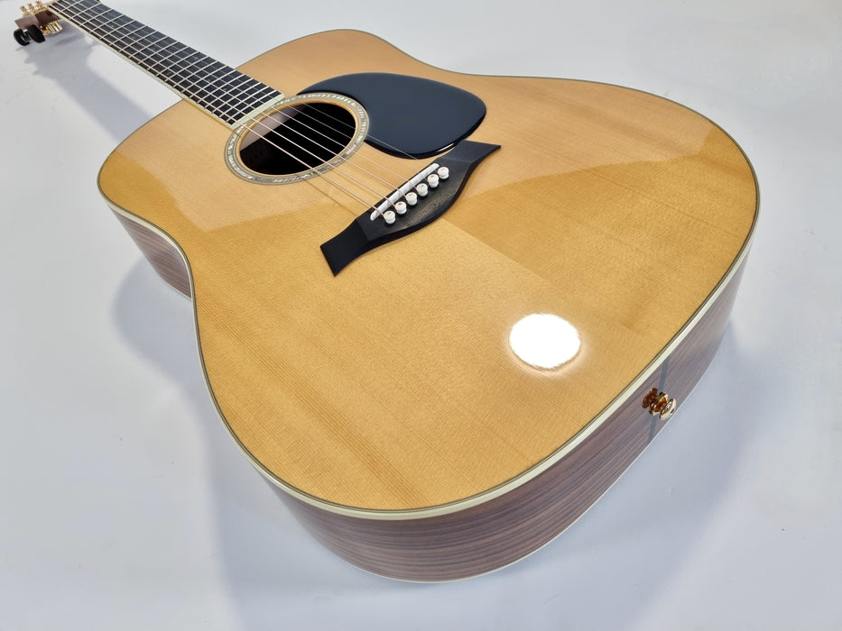 Taylor DN7 Natural 2012 Dreadnought