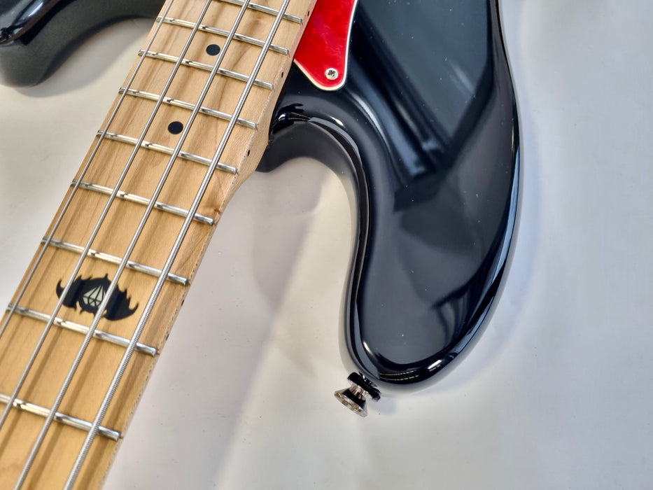 Squier Precision Bass Pete Wentz